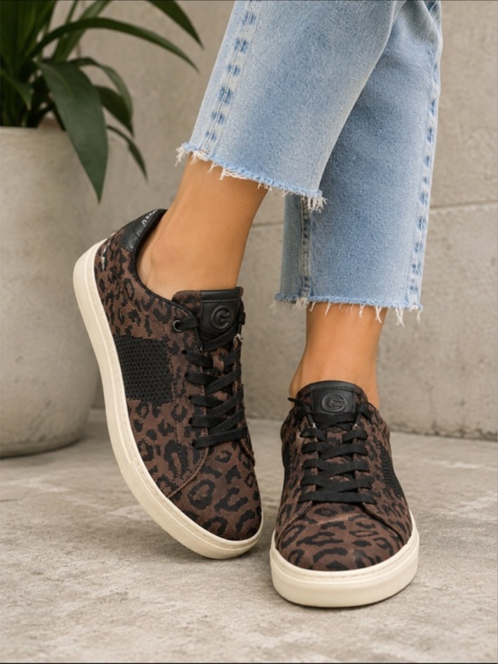 GREATS Brooklyn Leopard Cheetah Print Lace-Up Sneakers Women’s Size 9.5
